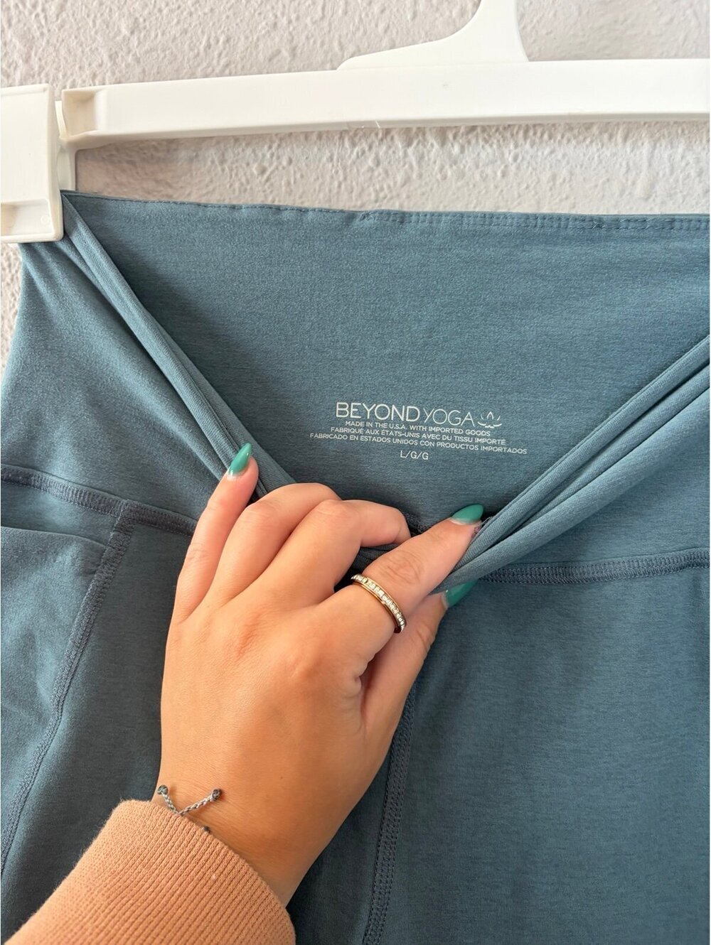 Beyond Yoga blue high waisted 7/8 leggings pockets size L - Picture 4 of 5